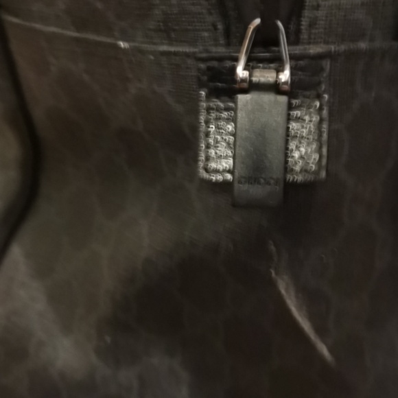 Authentic Gucci Duffle bag with strap - Picture 5 of 5
